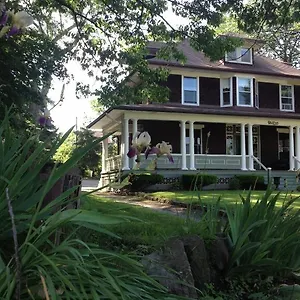 Bed & Breakfast Lion's Head, Niagara Falls